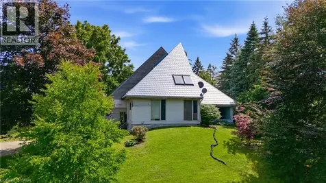 1314 Safari Road Hamilton ON L8B 1A4