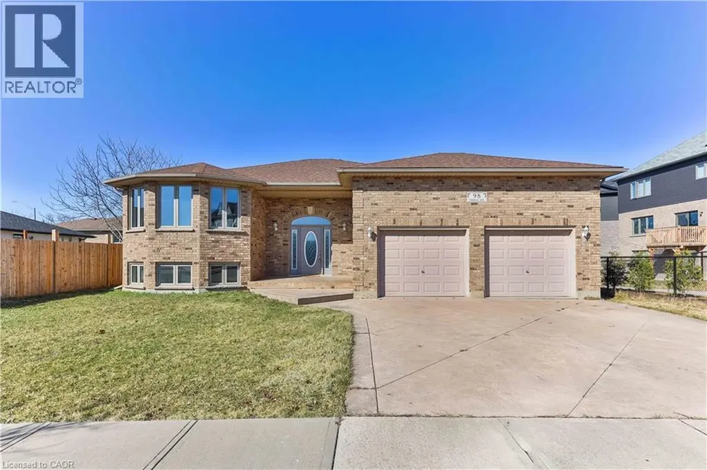 98 Thomas Avenue Brantford ON N3S 7V4