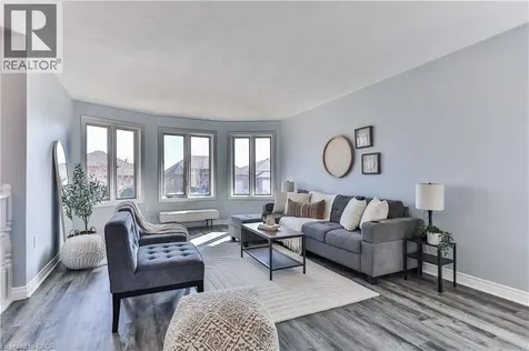 98 Thomas Avenue Brantford ON N3S 7V4