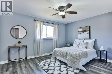 98 Thomas Avenue Brantford ON N3S 7V4