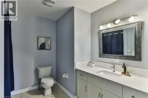 98 Thomas Avenue Brantford ON N3S 7V4