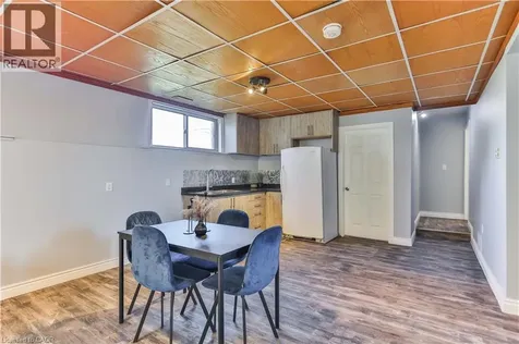98 Thomas Avenue Brantford ON N3S 7V4