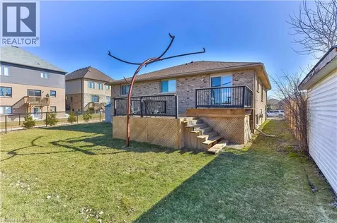 98 Thomas Avenue Brantford ON N3S 7V4