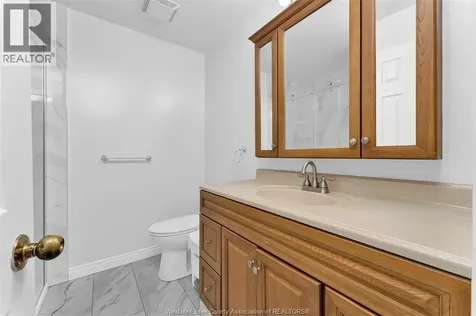 710 Cabana Road East Windsor ON N9G 1A4