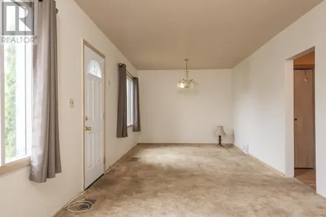 65 Kenogami Ave. N. Thunder Bay ON P7A 6C8