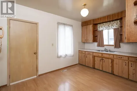 65 Kenogami Ave. N. Thunder Bay ON P7A 6C8