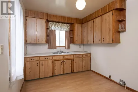 65 Kenogami Ave. N. Thunder Bay ON P7A 6C8