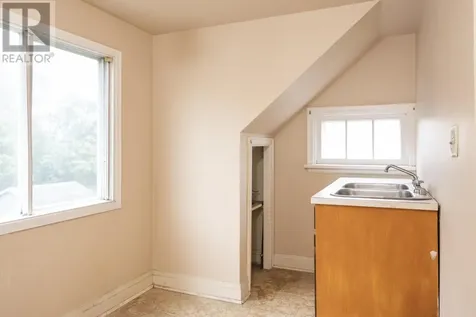 65 Kenogami Ave. N. Thunder Bay ON P7A 6C8