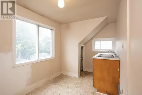 65 Kenogami Ave. N. Thunder Bay ON P7A 6C8