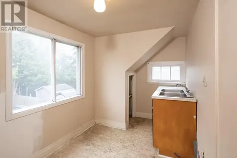 65 Kenogami Ave. N. Thunder Bay ON P7A 6C8