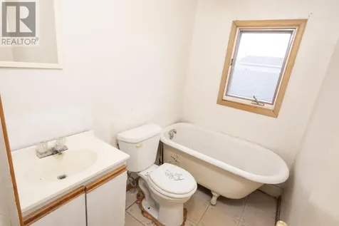 65 Kenogami Ave. N. Thunder Bay ON P7A 6C8