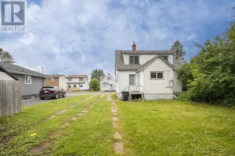 65 Kenogami Ave. N. Thunder Bay ON P7A 6C8