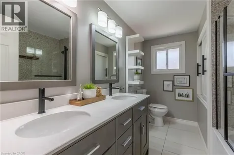 8229 Rideau Street Niagara Falls ON L2H 2E3