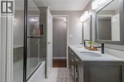 8229 Rideau Street Niagara Falls ON L2H 2E3