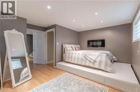 8229 Rideau Street Niagara Falls ON L2H 2E3