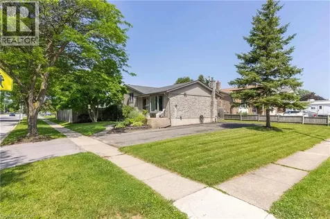 8229 Rideau Street Niagara Falls ON L2H 2E3