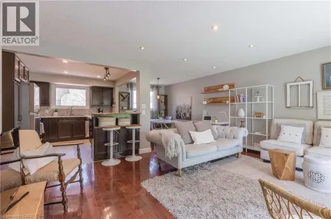 8229 Rideau Street Niagara Falls ON L2H 2E3