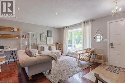 8229 Rideau Street Niagara Falls ON L2H 2E3