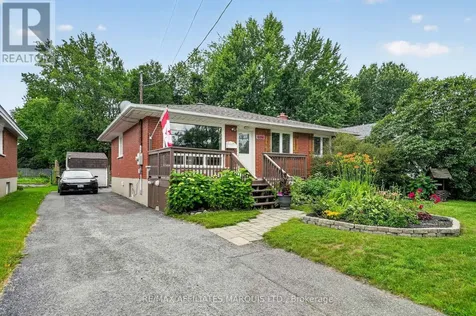 1489 Holy Cross Boulevard Cornwall ON K6H 2W9