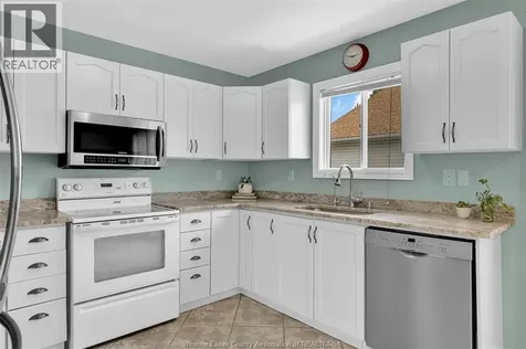 714 Cabana Road East Windsor ON N9G 1A4