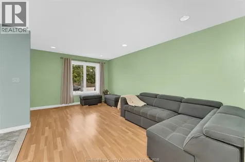714 Cabana Road East Windsor ON N9G 1A4