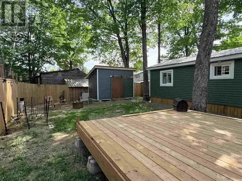 8 Wildwood Drive Heyden ON P6A 5K7