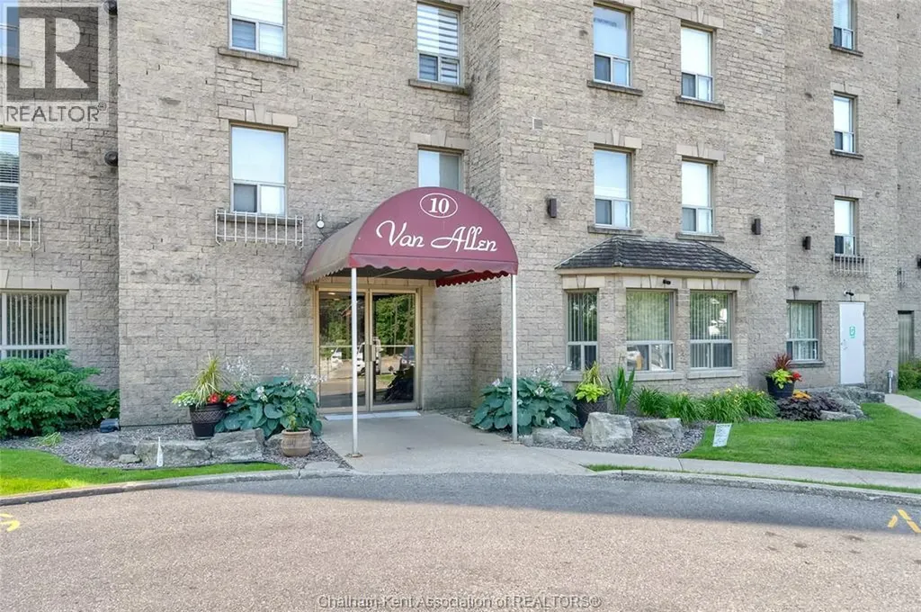 10 Van Allen Avenue Chatham ON N7L 5K1