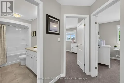 11 Empire Parkway St. Thomas ON N5R 0E9