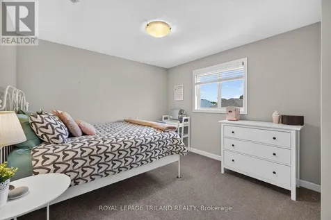 11 Empire Parkway St. Thomas ON N5R 0E9