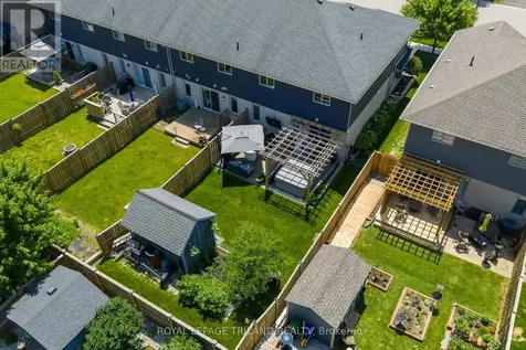 11 Empire Parkway St. Thomas ON N5R 0E9