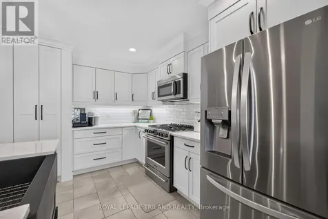 11 Empire Parkway St. Thomas ON N5R 0E9