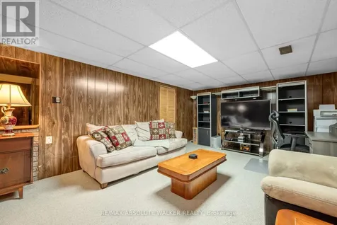 337 Roxdale Avenue Ottawa ON K1E 1T9