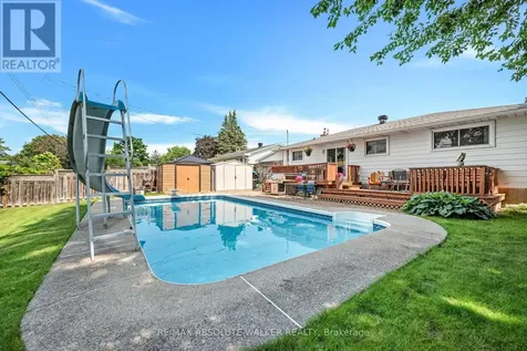 337 Roxdale Avenue Ottawa ON K1E 1T9