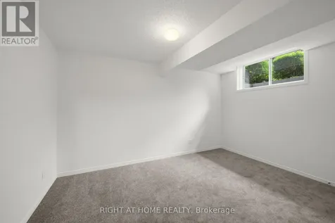 120 Grandpark Circle Ottawa ON K1G 6R5