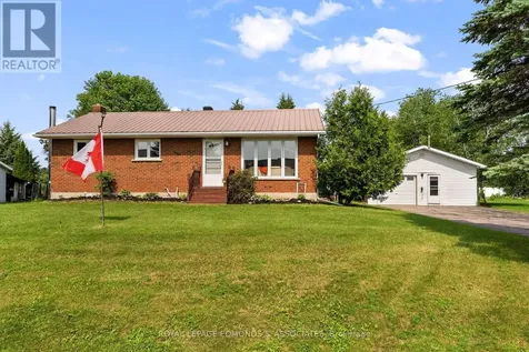 31 Carol Street Laurentian Valley ON K8A 6W6