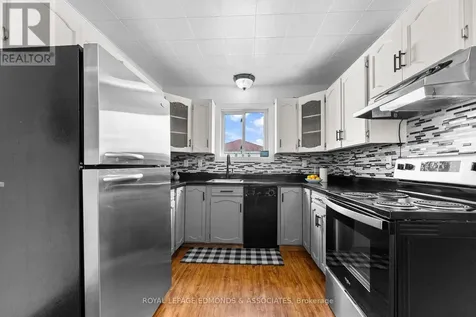 31 Carol Street Laurentian Valley ON K8A 6W6