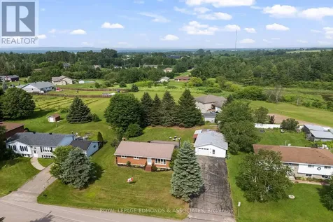 31 Carol Street Laurentian Valley ON K8A 6W6