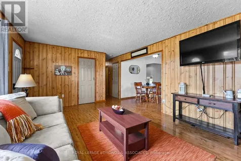 31 Carol Street Laurentian Valley ON K8A 6W6