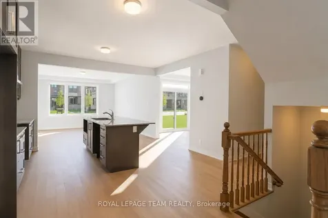 803 Crossgate Street Ottawa ON K2J 7E3