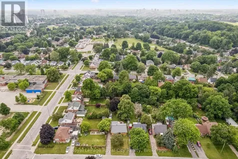 81 Oxford Street Kitchener ON N2H 4R8