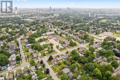 81 Oxford Street Kitchener ON N2H 4R8