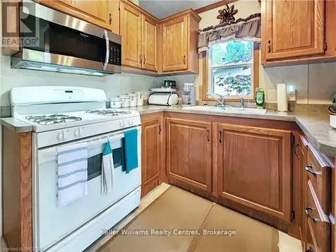 13 Southline Avenue Huron-kinloss ON N0G 2B0