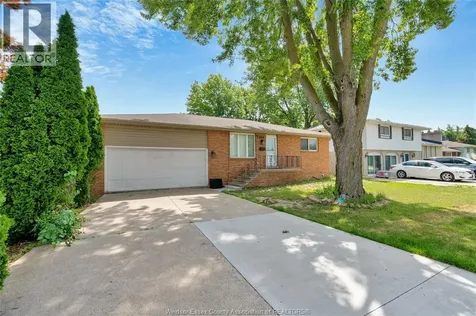 3966 Byng Windsor ON N8W 3J6