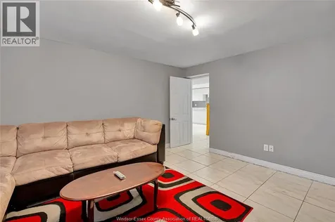 3966 Byng Windsor ON N8W 3J6