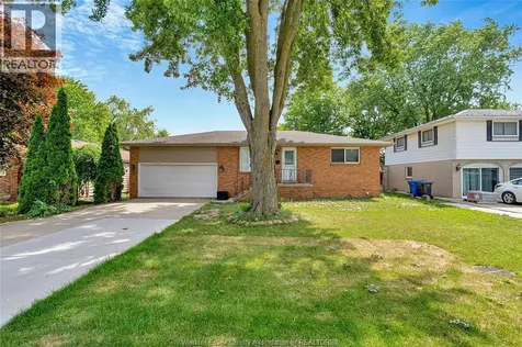 3966 Byng Windsor ON N8W 3J6
