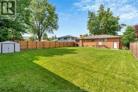3966 Byng Windsor ON N8W 3J6