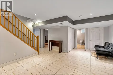 3966 Byng Windsor ON N8W 3J6