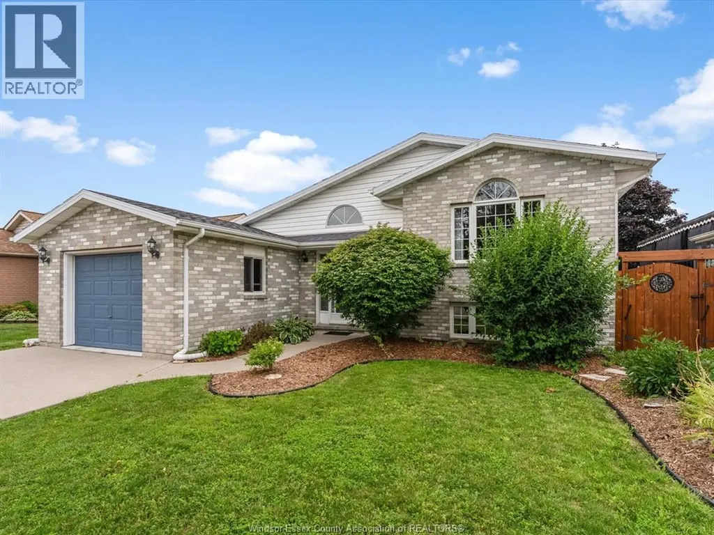 1553 Blairwood Crescent Windsor ON N8W 5M6