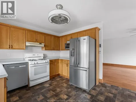 1553 Blairwood Crescent Windsor ON N8W 5M6