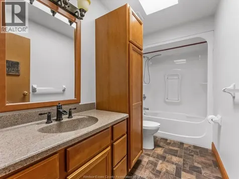 1553 Blairwood Crescent Windsor ON N8W 5M6